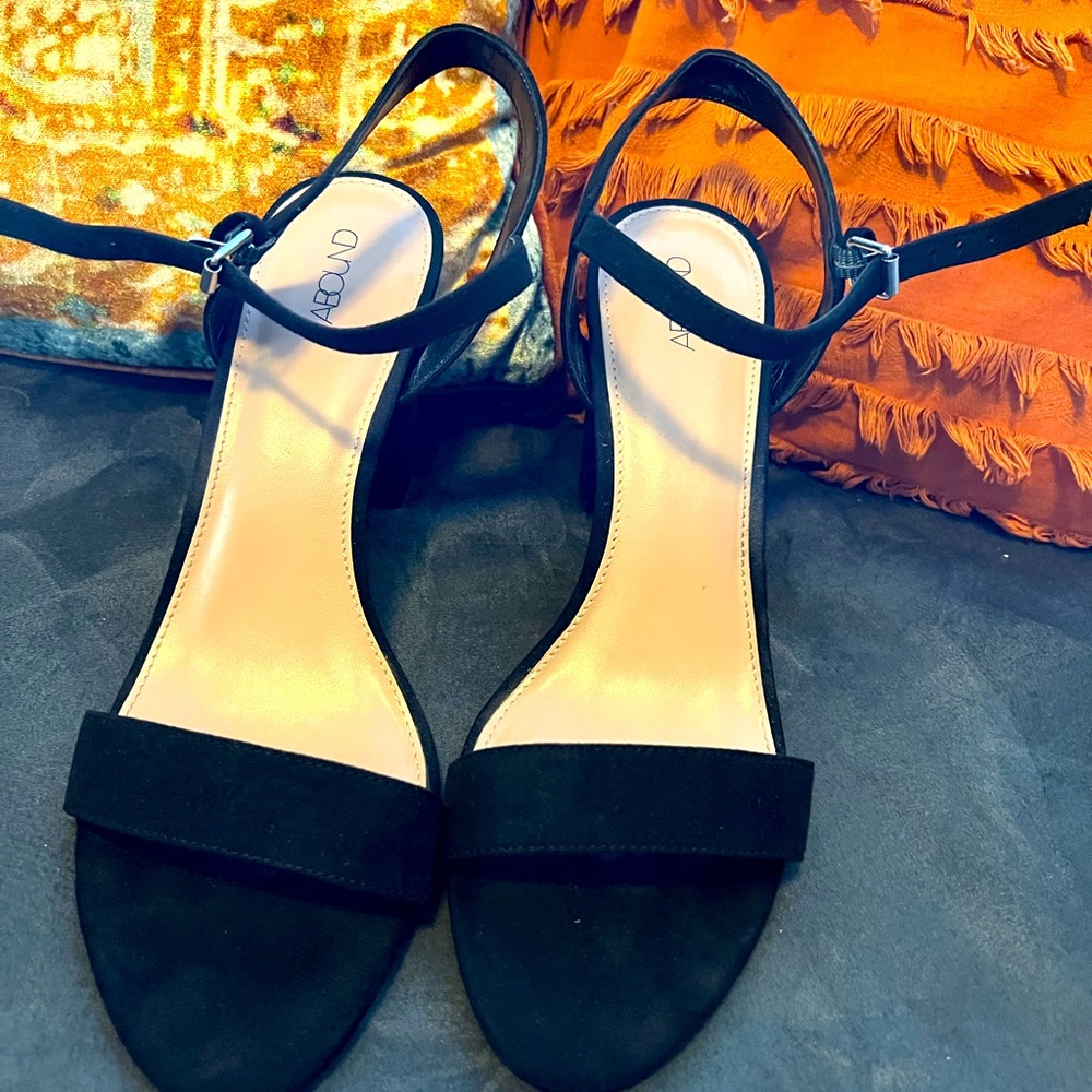 🌚Abound - block heel pump
